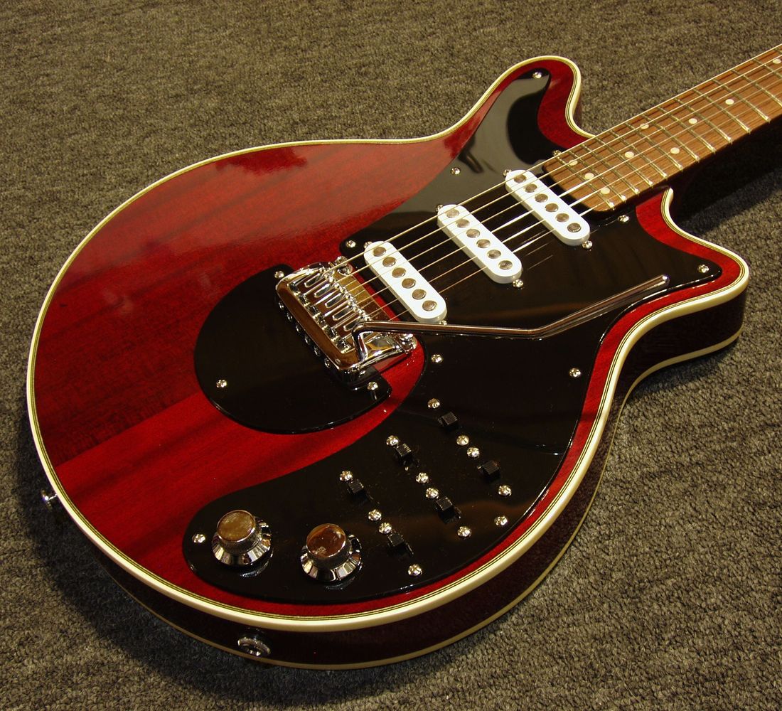 Guitarra AG Red Special terminada en el taller